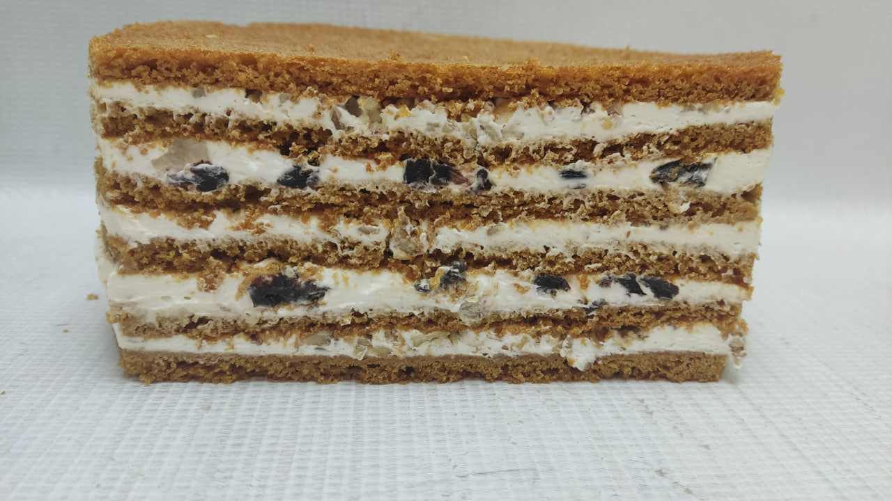 МЕДОВЫЙ с грецким орехом и черносливом